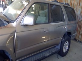 2002 TOYOTA 4RUNNER, SILVER, SR5 MODEL, 3.4L, AT, 2WD.  Z26424